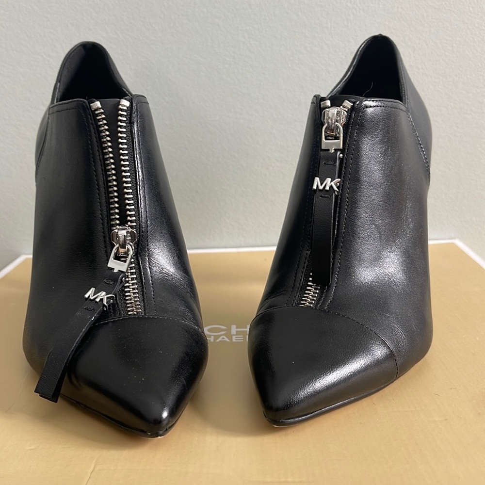 Michael Kors leather upper zip front size 6 bootie heels